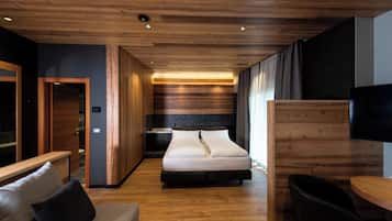 Junior-Suite | Minibar, Zimmersafe, Schreibtisch, schallisolierte Zimmer
