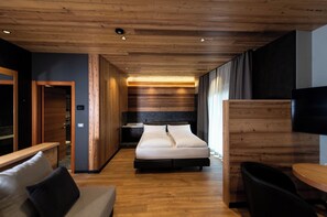 Junior Suite | Minibar, in-room safe, desk, soundproofing - Sport Hotel S. Vigilio (Moena)