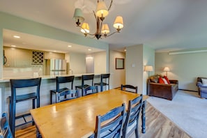 Condo, 2 Bedrooms | Dining - Frostfire E41 2 Bedroom Condo by RedAwning (Keystone)