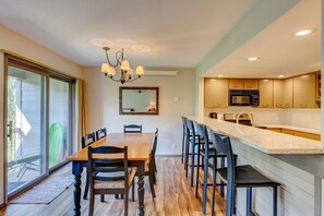 Dining - Frostfire E41 2 Bedroom Condo by RedAwning (Keystone)