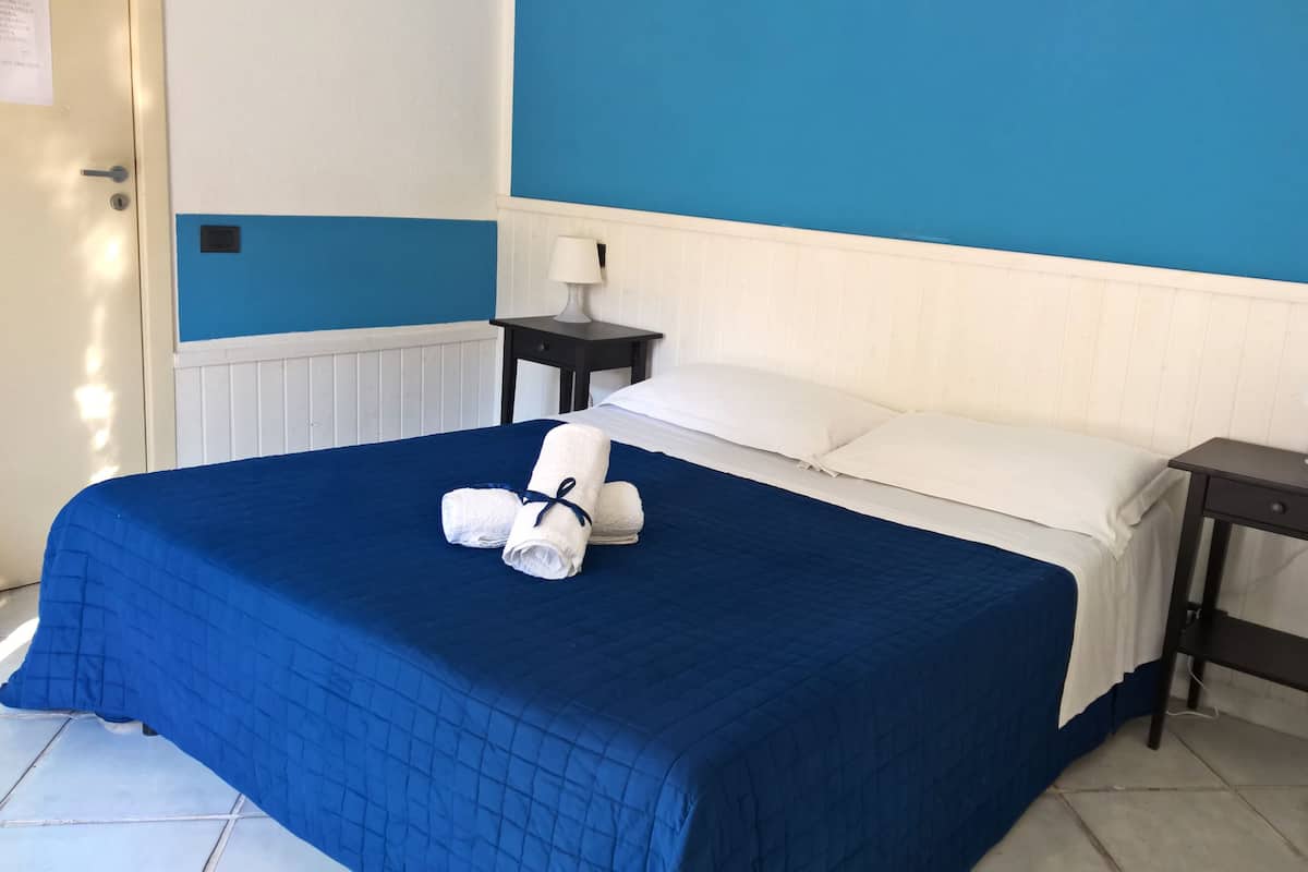 Superior tweepersoonskamer, gedeeltelijk uitzicht op zee | Luxe beddengoed, gratis wifi, individueel gedecoreerd