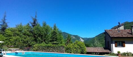 Outdoor pool, sun loungers