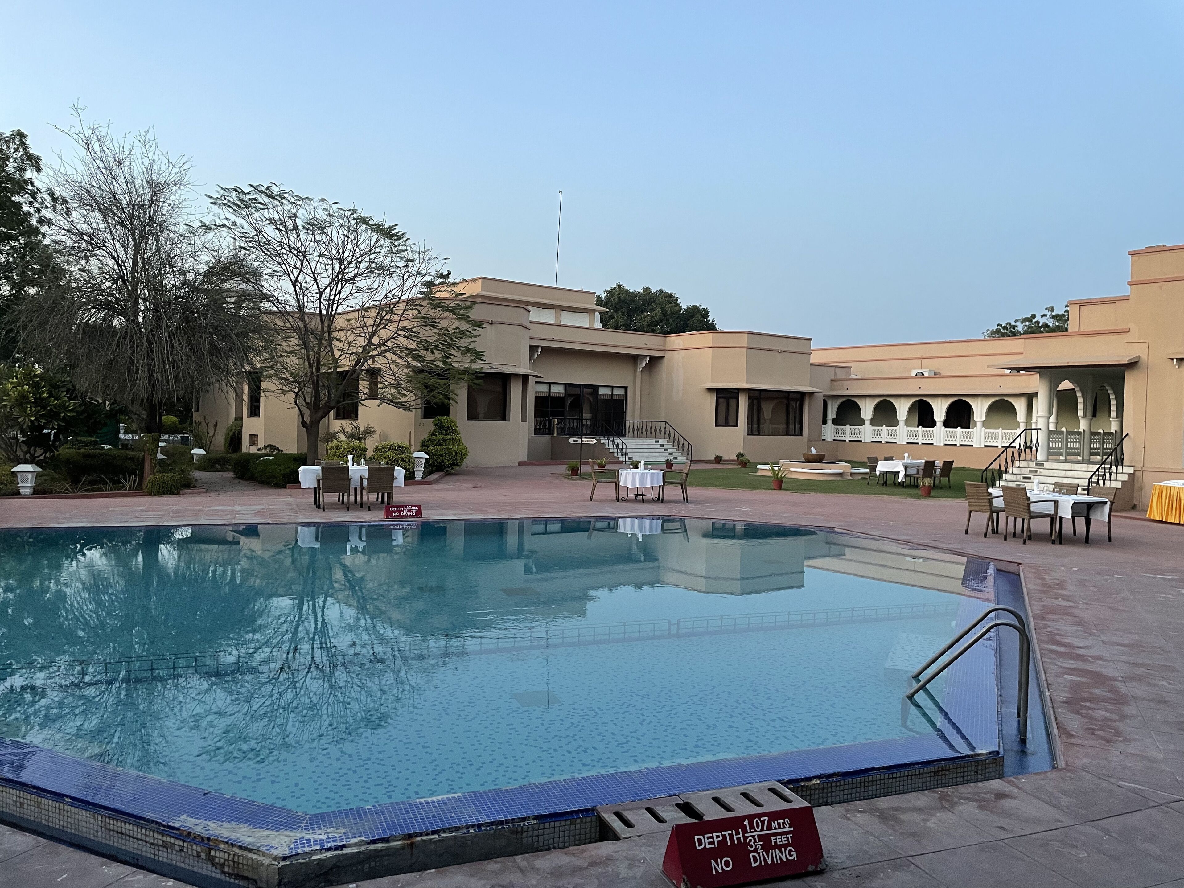 Hồ bơi ngoài trời 