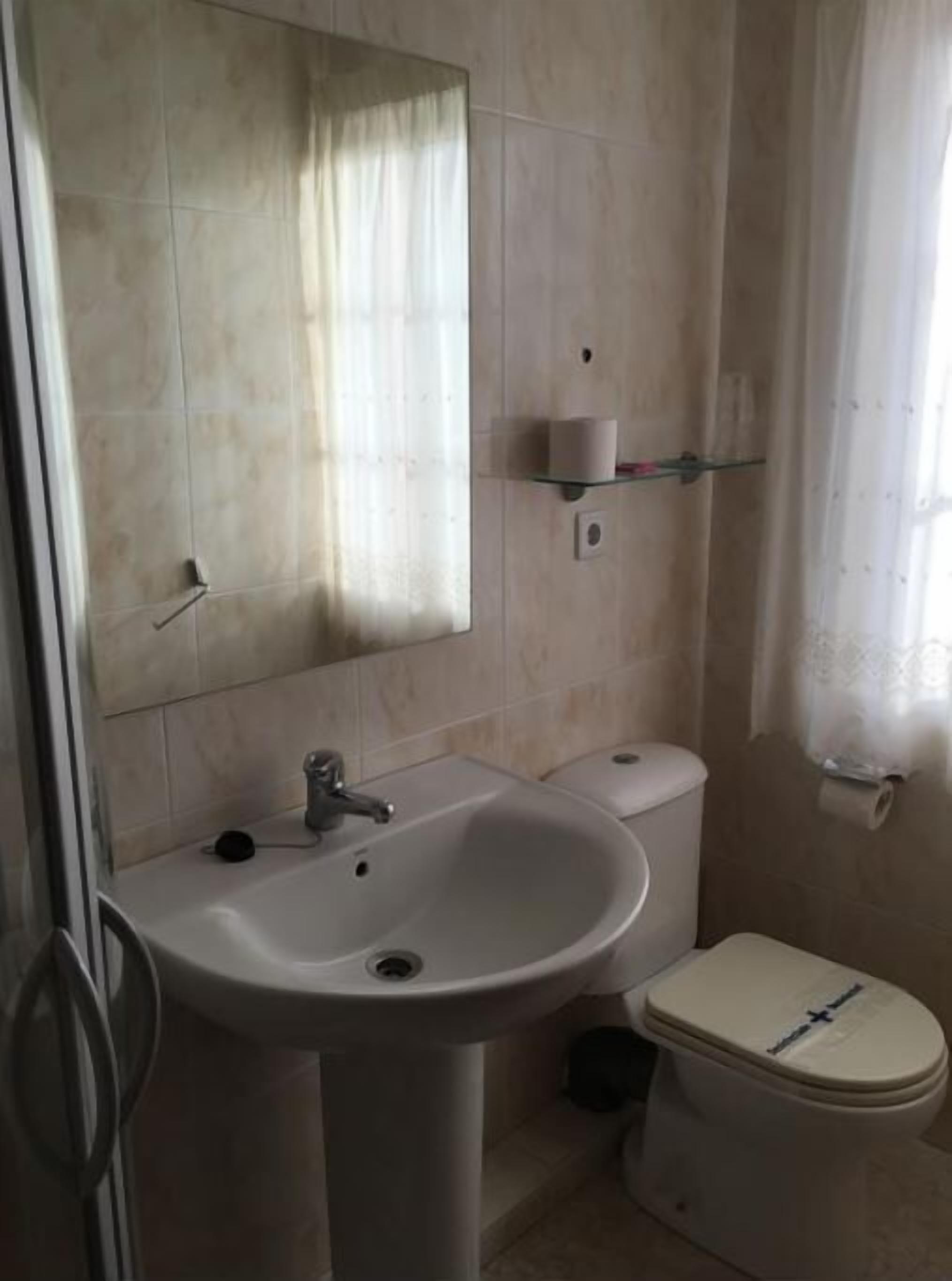 Bathroom sink