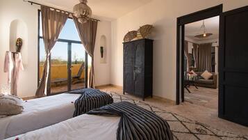 Exclusive Villa | Egyptian cotton sheets, premium bedding, in-room safe