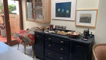 Rumah (4 Bedrooms) | 4 kamar tidur, seprai premium, dan ruang kerja ramah laptop