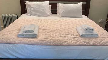 Rumah (4 Bedrooms) | 4 kamar tidur, seprai premium, dan ruang kerja ramah laptop