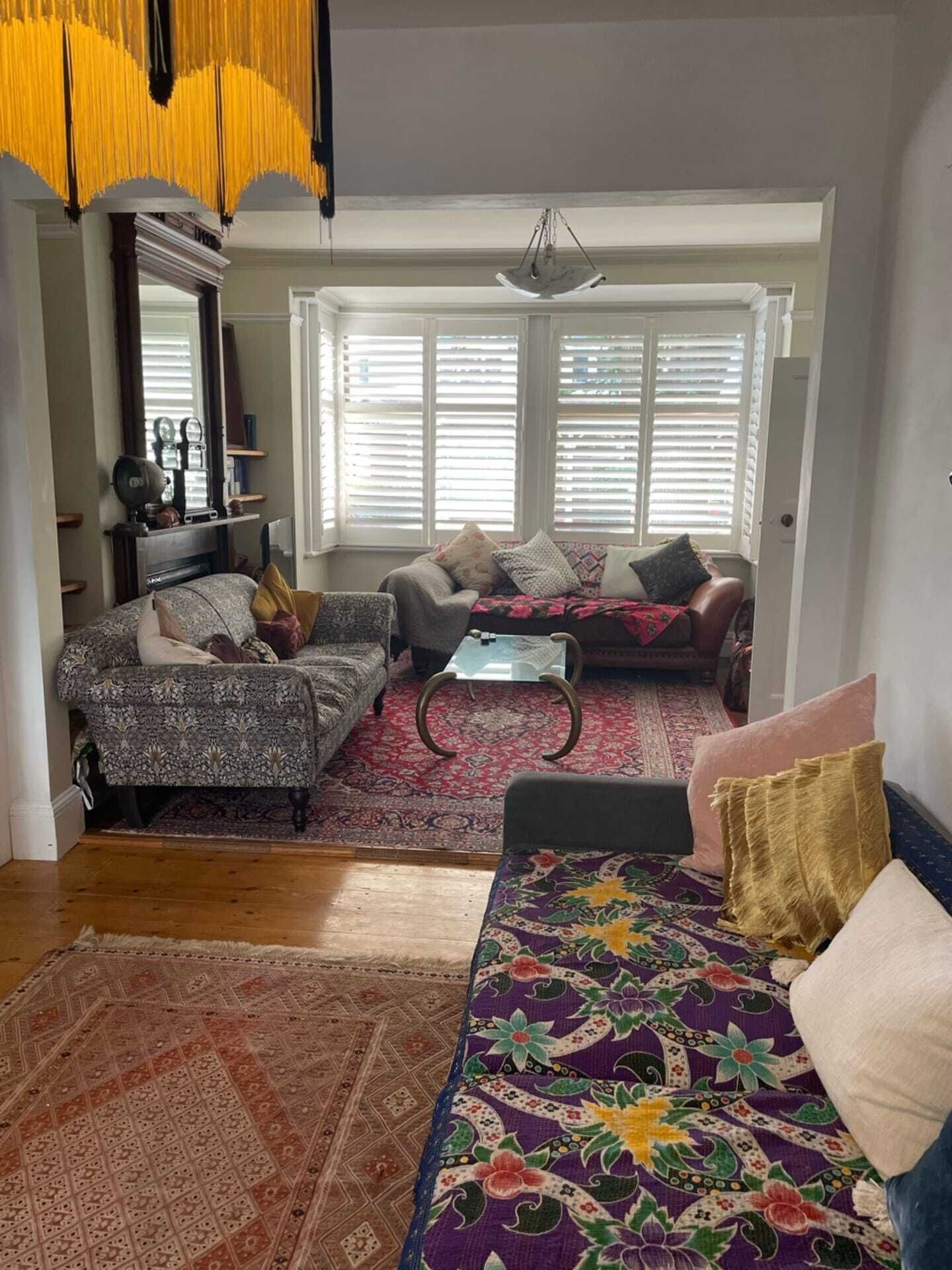 House (4 Bedrooms) | Living room | TV