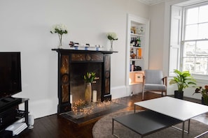Apartment (1 Bedroom) | Living room
