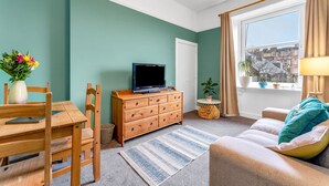 Apartment (1 Bedroom) | Wohnbereich
