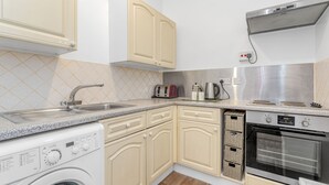 Apartment (1 Bedroom) | Eigene Küche