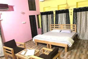 Suite Deluxe, 1 letto king, non fumatori | Una scrivania
