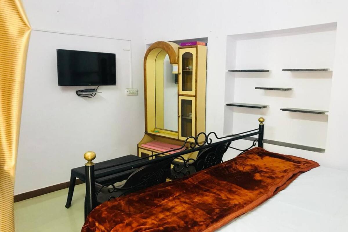 Basic Double or Twin Room, 1 Double Bed, Non Smoking