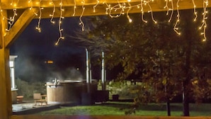 Unclassified image, 5 of 6, button - Bush Nook (Brampton)