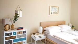 Unclassified image, 2 of 32, button - Bright, Spacious Edinburgh City Centre Apartment (Edinburgh)