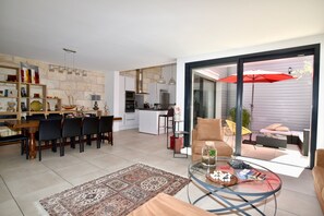 Free daily continental breakfast - Chambres à Bord'O (Bordeaux)