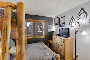 Casa adosada, 4 habitaciones | 4 dormitorios y espacio para trabajar con un portátil