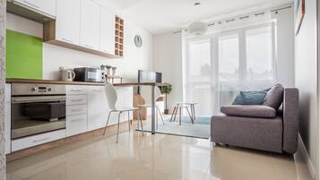 Apartment, 1 Double Bed with Sofa bed (Kreta 2/7) | Private kitchen | Full-sized fridge, microwave, oven, stovetop