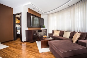 Apartamento, 1 cama Queen e sofá-cama (Kreta 2/68) | Cozinha privada | Geladeira grande, micro-ondas, fogão, cooktop