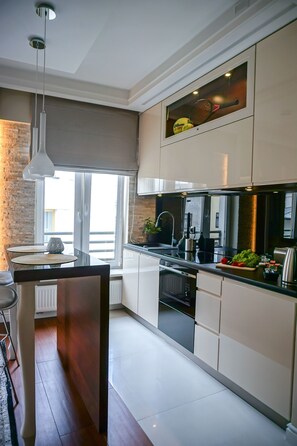 Superior Apartment (Sydney) | Private kitchenette | Fridge, microwave, stovetop, dishwasher - AGA Tenis Apartments by Radwanska (Kraków)