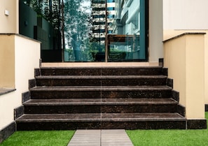 Apartment, 2 Bedrooms | Terrace/patio - Peaks Apartments Dubai Marina (Dubai)