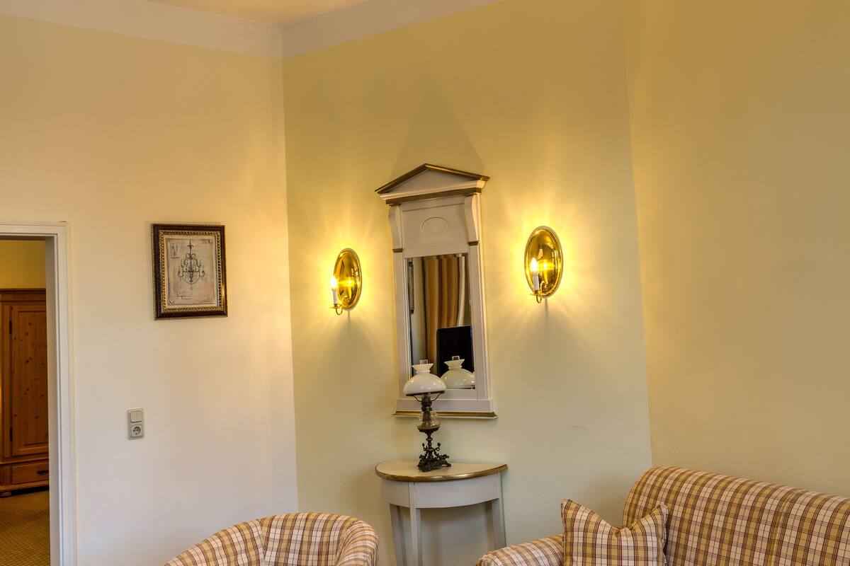 suite, annex building | premium bedding, minibar, in-room safe, desk