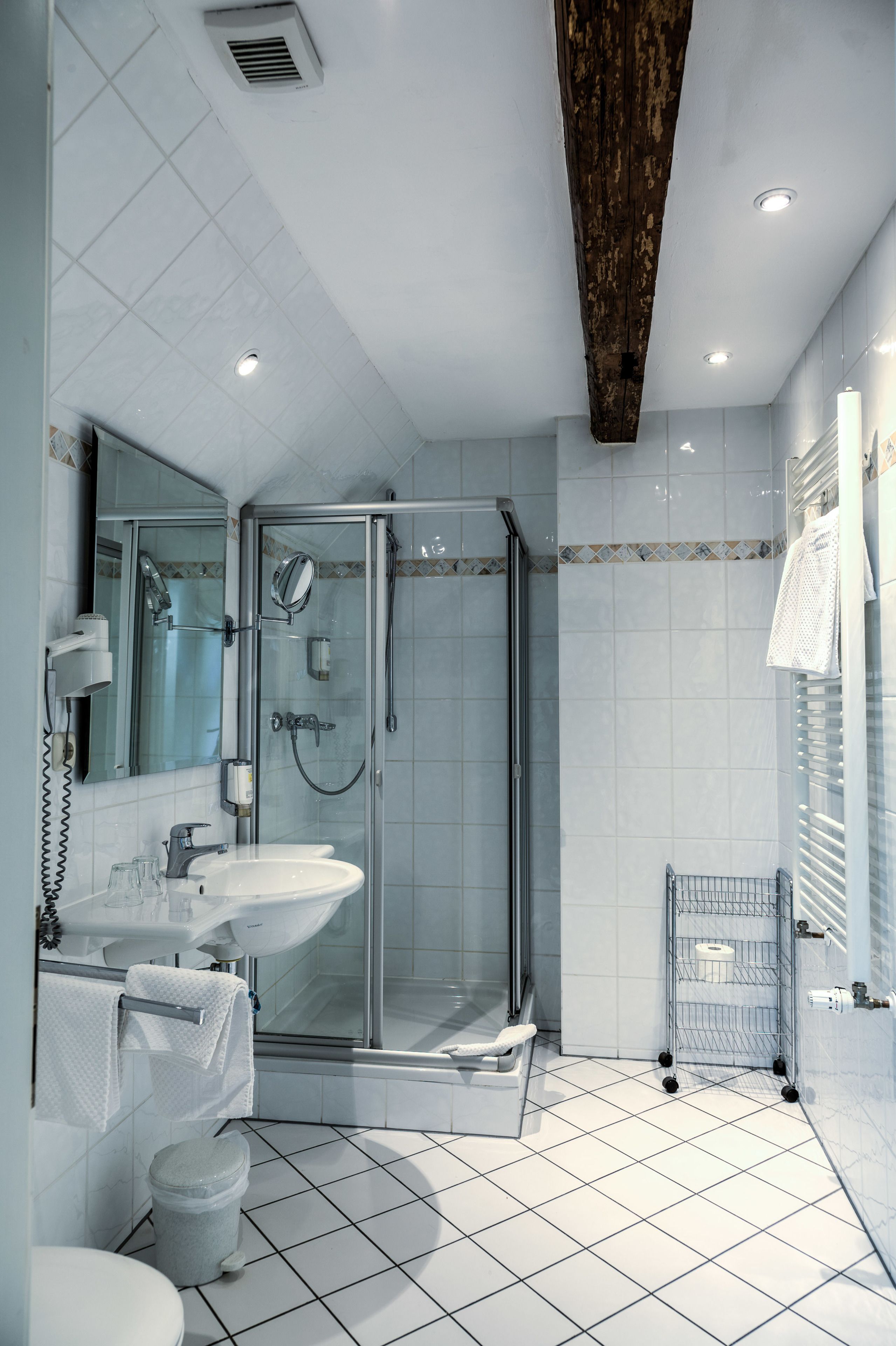 double room | bathroom | shower, hair dryer, towels