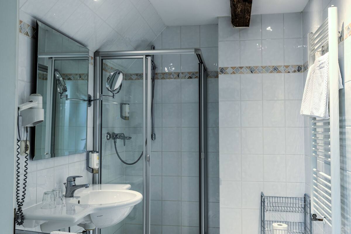 double room | bathroom | shower, hair dryer, towels