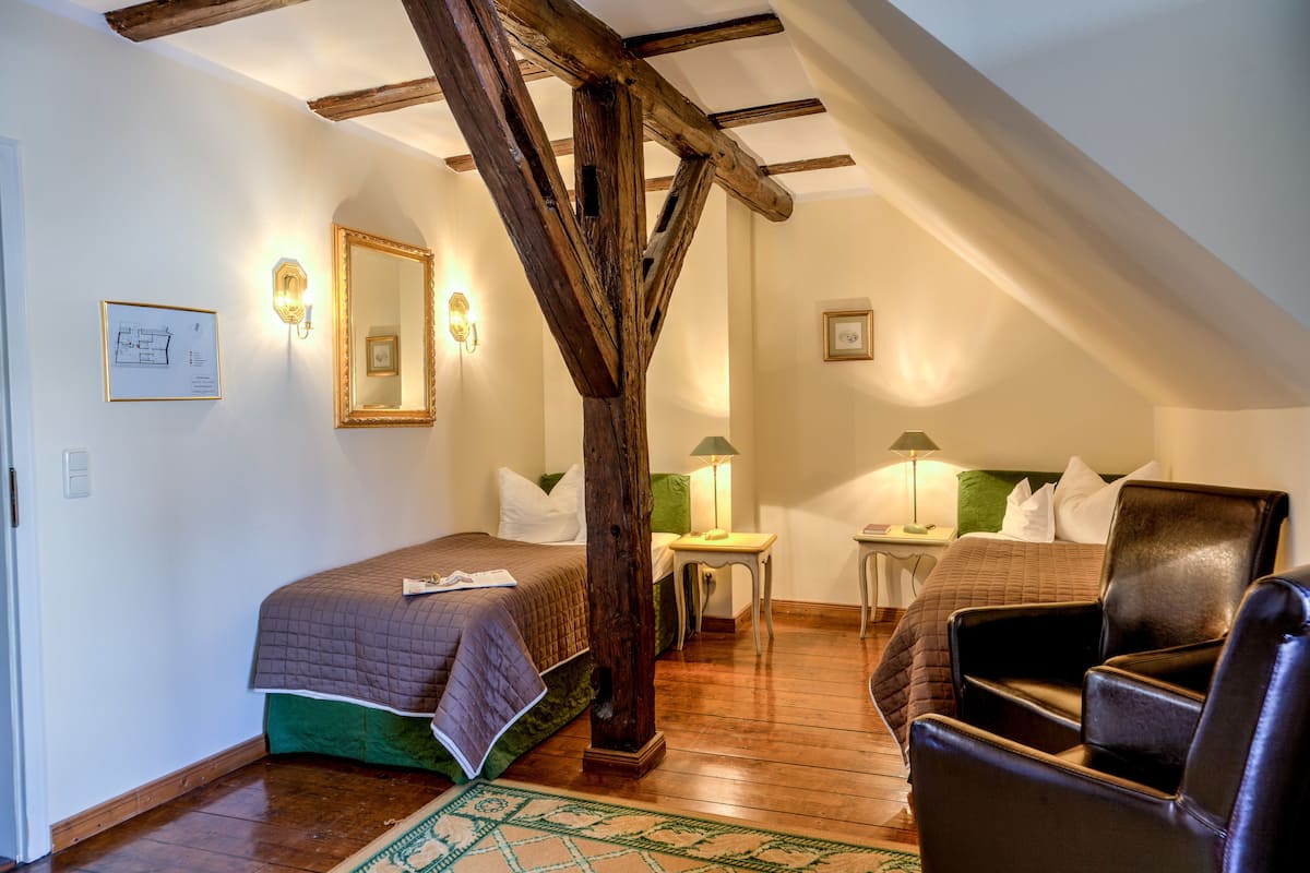 double room | premium bedding, minibar, in-room safe, desk