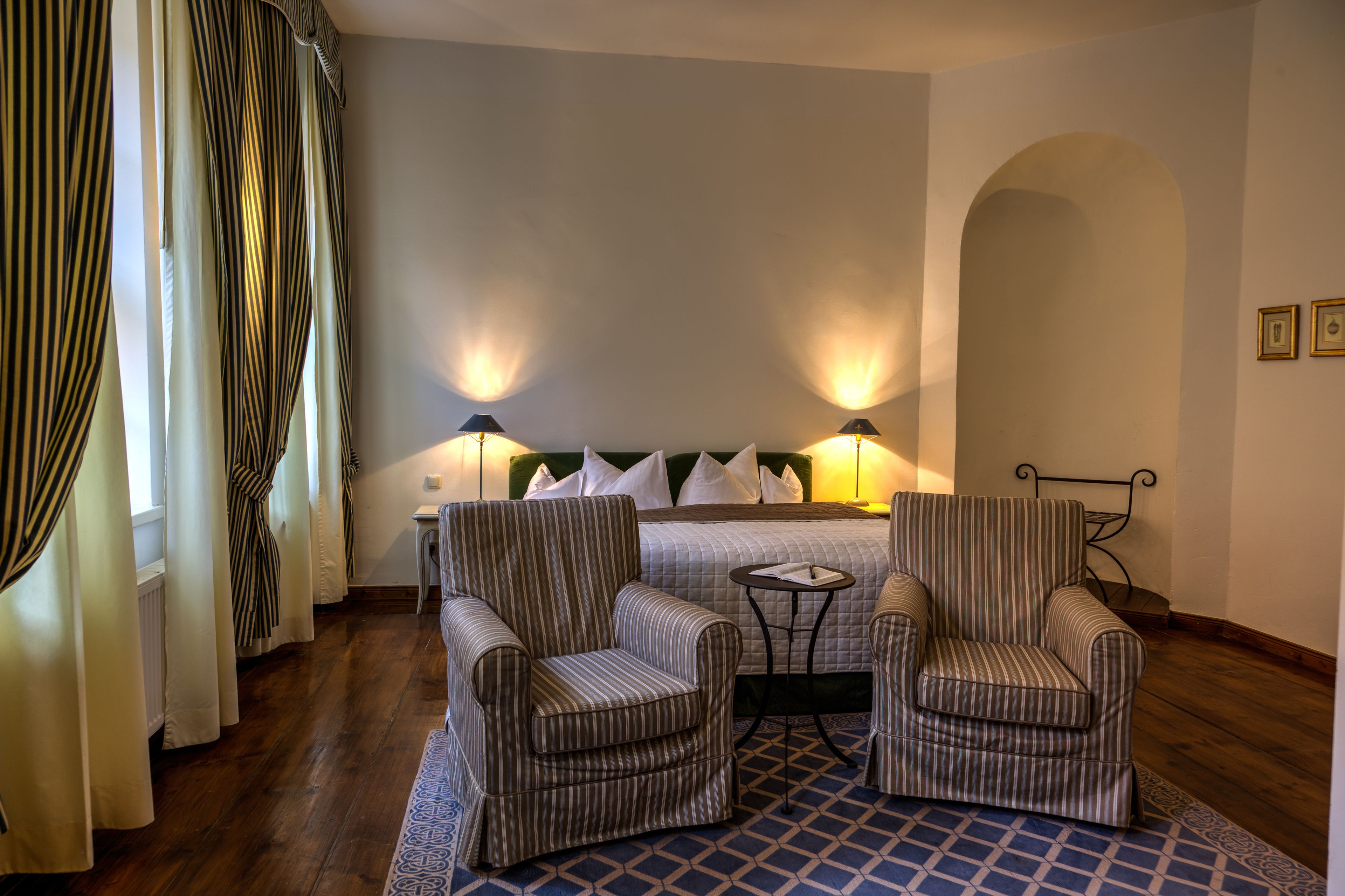 double room | premium bedding, minibar, in-room safe, desk