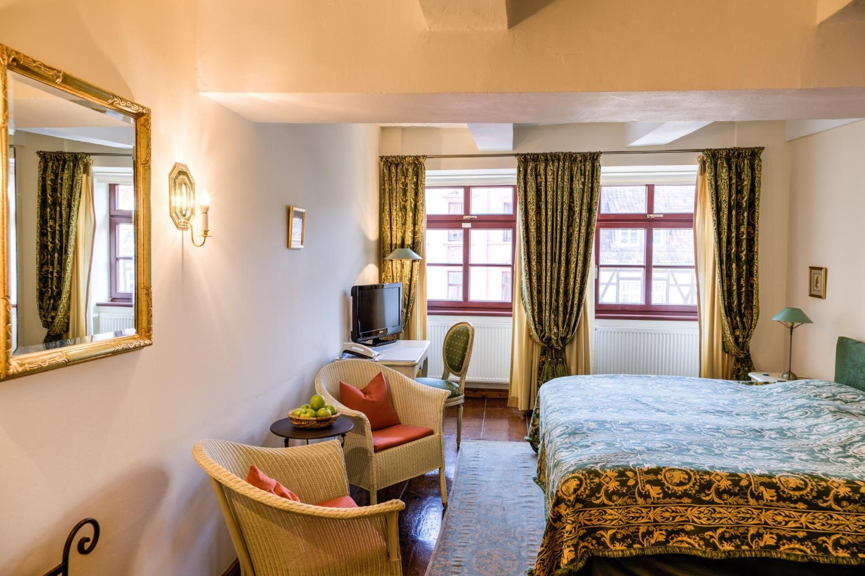 premium bedding, minibar, in-room safe, desk