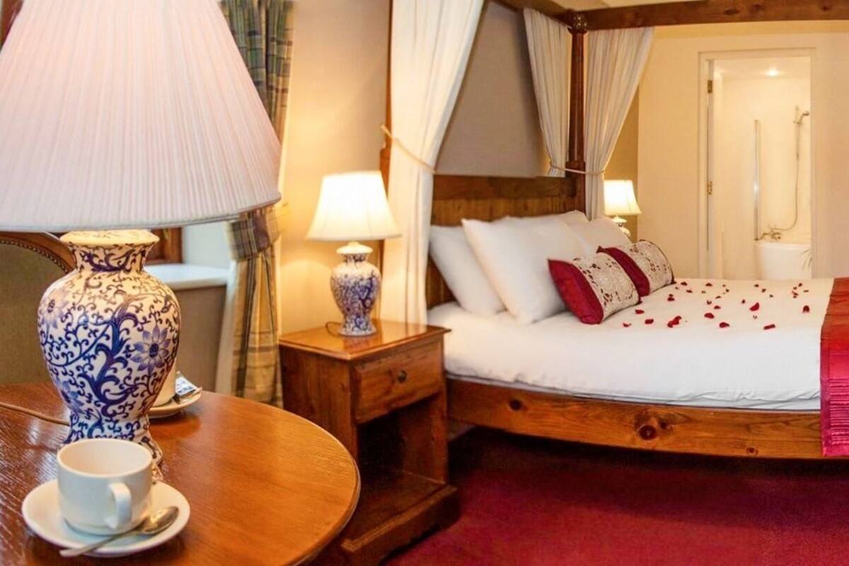 Honeymoon Double Room | Desk, blackout drapes, soundproofing, iron/ironing board