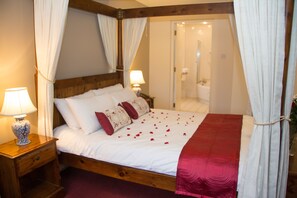 Honeymoon Double Room | Desk, blackout drapes, soundproofing, iron/ironing board - The Coach House Hotel (Ballymote)