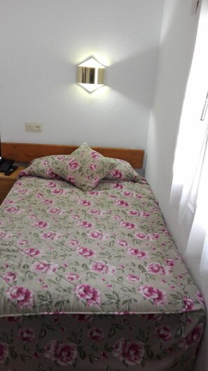 1 bedroom, blackout curtains, cots/infant beds, free WiFi