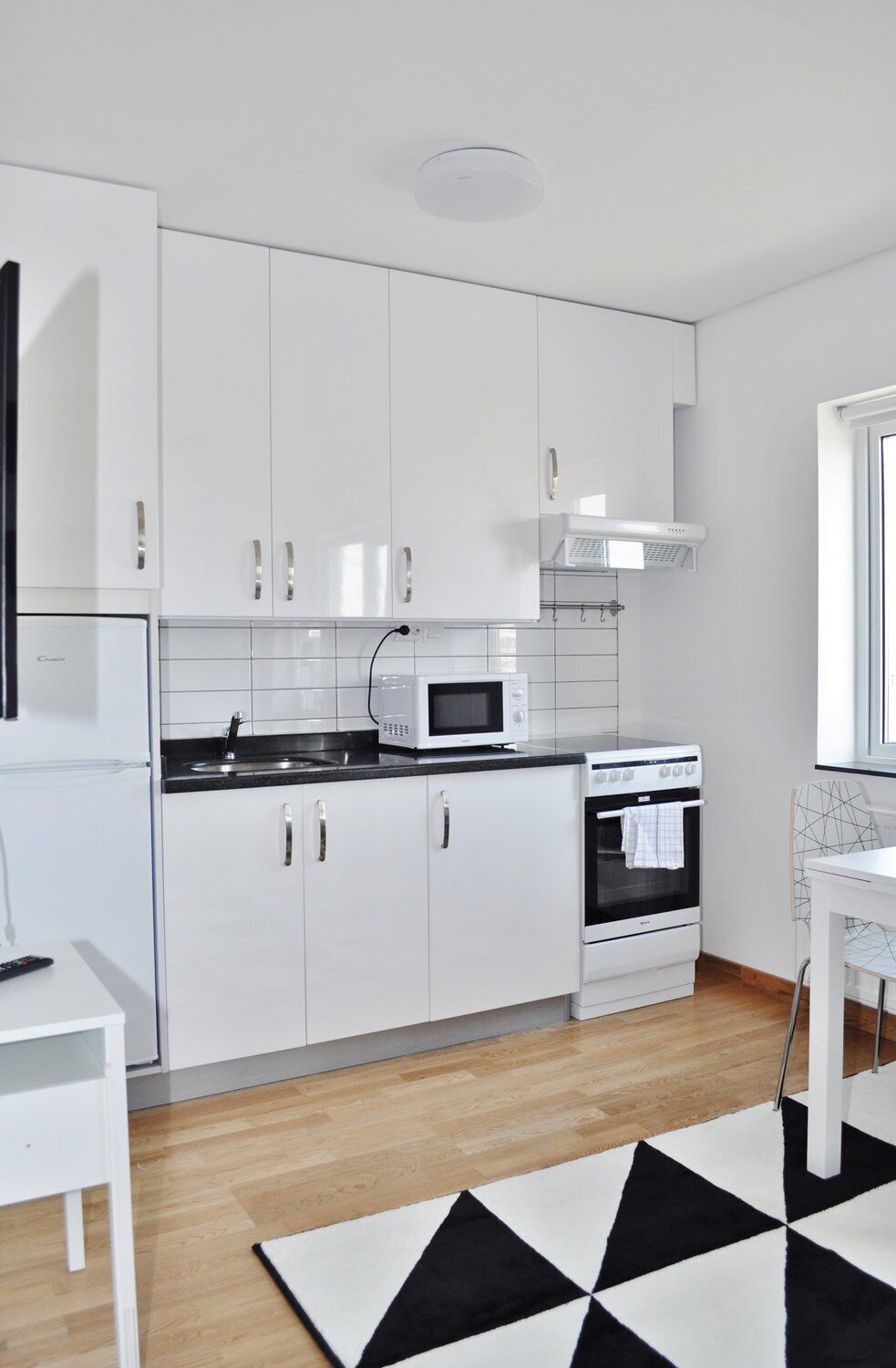 Eenvoudig appartement | Privékeuken | Een waterkoker