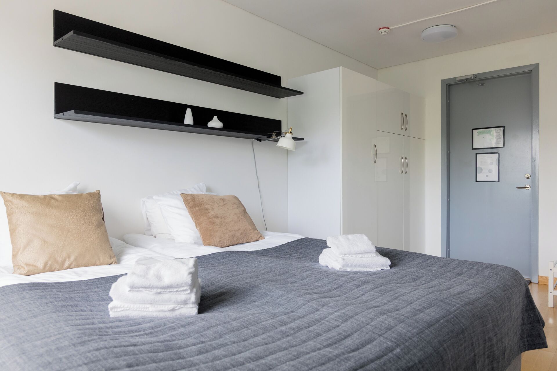 Free WiFi, bed sheets