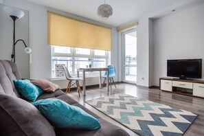 Apartment, 1 Double Bed with Sofa bed (Kaczorowskiego 7/285) | Living room | TV - VISENTO Apartments Kaczorowskiego 7 (Bialystok)