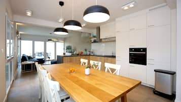 Lejlighed | Privat køkken | Køleskab, ovn, kogeplade, opvaskemaskine