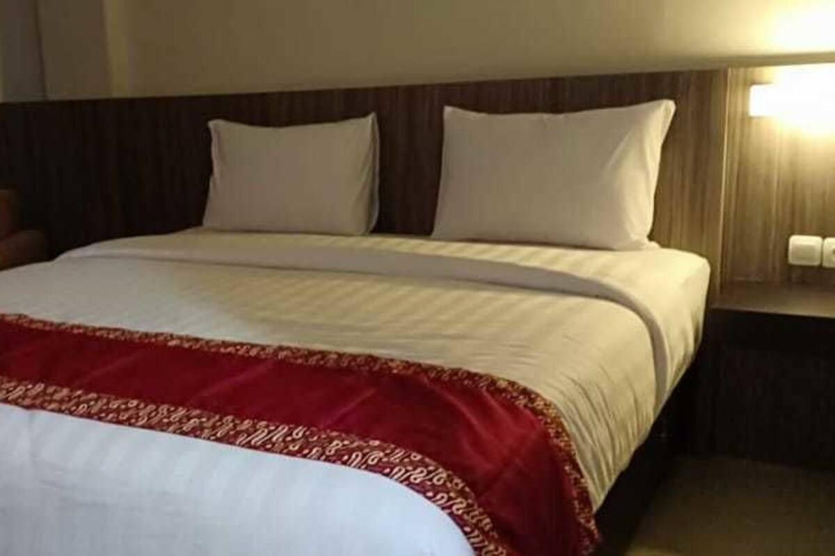 Superior Double Room | Desk, cribs (surcharge), rollaway beds (surcharge), WiFi (free)
