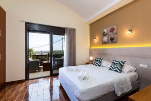 Leilighet, 1 soverom | Skrivebord, lydisolert, strykejern/-brett og barnesenger (inkludert)