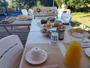 Desayuno buffet incluido todos los días