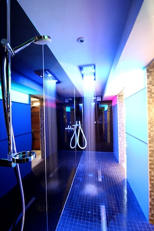 Vichy shower. Parkhotel Emstaler Höhe