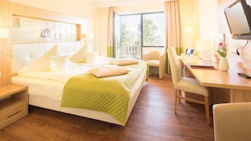 Comfort-Doppelzimmer, Balkon, Gartenblick (Märchenzimmer) | Hochwertige Bettwaren, Daunenbettdecken, Minibar, Zimmersafe