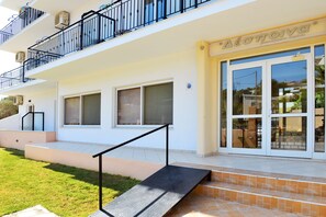 Property entrance - Despoina (Skiathos)