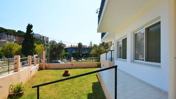 Pintu masuk properti