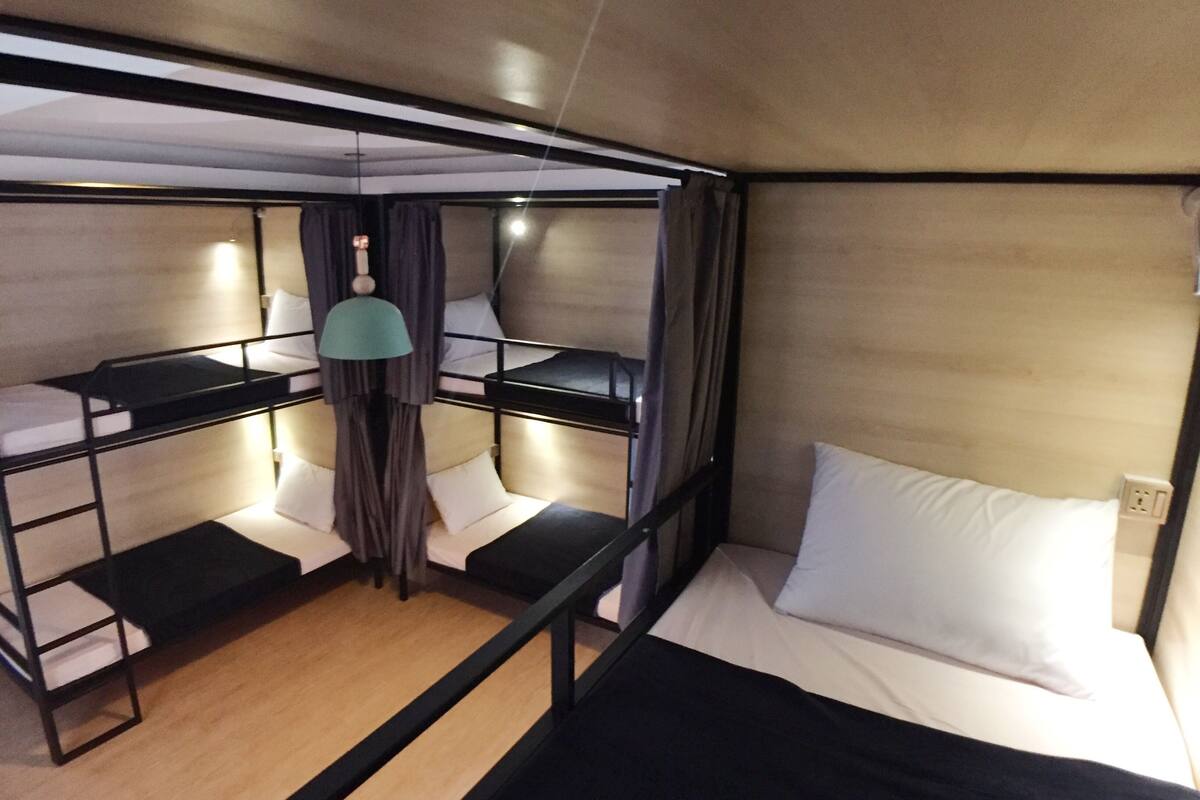 Asrama Umum, asrama campuran (Bed in 6-bed) | Kedap suara, setrika/meja setrika, Wi-Fi gratis, dan seprai linen