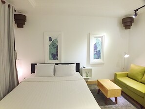 Double Room | Soundproofing, iron/ironing board, free WiFi, bed sheets - Cozycloud Backpackers Hostel (Siem Reap)