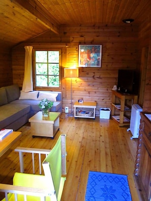 Cabin, Garden View | Living area