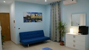 Individually decorated, individually furnished, desk, cots/infant beds