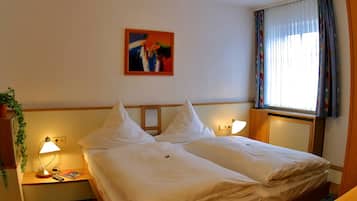 Doppelzimmer (Kategorie III) | Schreibtisch, Bügeleisen/Bügelbrett, kostenloses WLAN, Bettwäsche